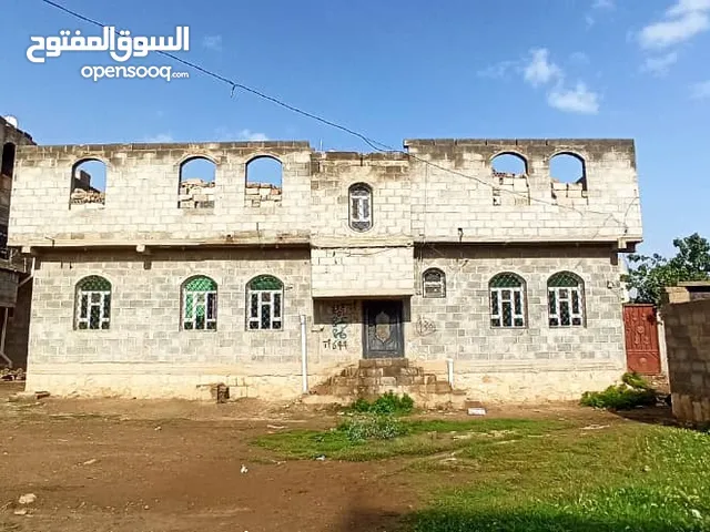 4 m2 5 Bedrooms Townhouse for Sale in Sana'a Hezyaz