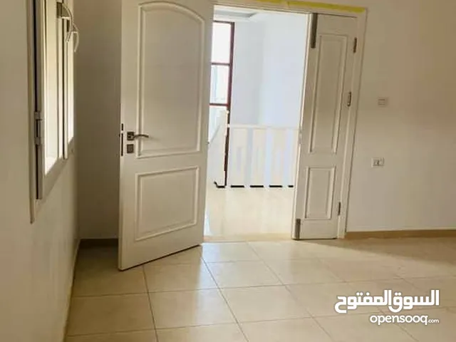 200 m2 5 Bedrooms Townhouse for Rent in Tripoli Ain Zara
