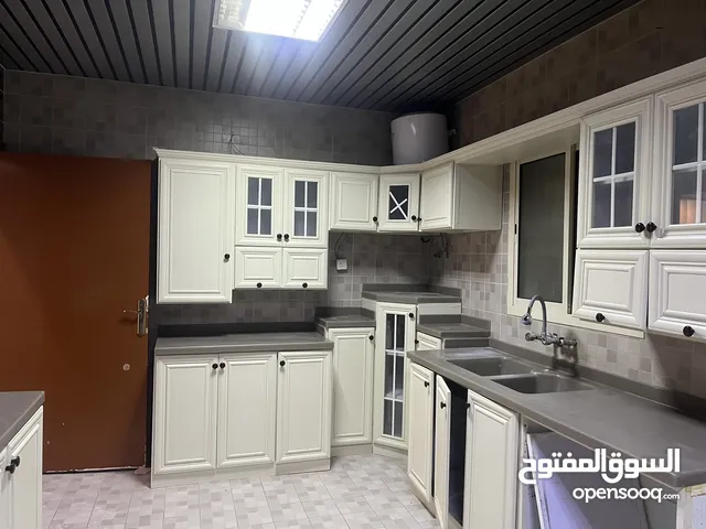 للبيع مطبخ دبل صاج 7 متر + 2 متر زياده ركن قهوه نظيف جدا