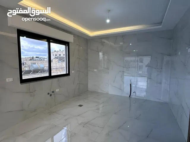 شقة جديدة للبيع في منطقة #الجندويل .. مساحة 154م / فاخرة جداً مع بلكونة