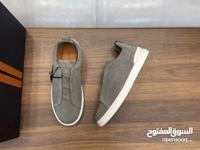 جوتي زينيه رمادي تقليد مقاس 41