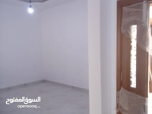 177 m2 4 Bedrooms Townhouse for Sale in Tripoli Ain Zara