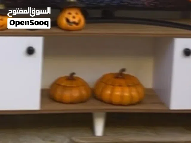ميز تلفزيون مستعمل نضيف