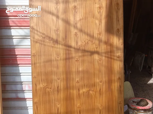 نجارة وديكور وصبغ الأخشاب وتصليح جميع انواع الأخشاب وفتح وشد غرف نوم والأثاث عامه داخل بغداد فقط