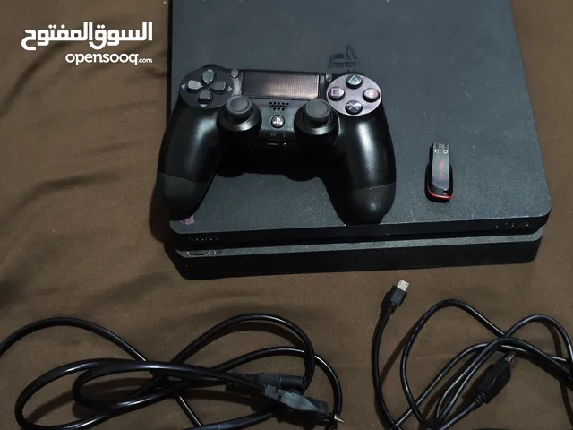 جهاز بلايستيشن 4 سلم مهكر استعمال نضيف مش متصلح ولا مره 512 غيغا