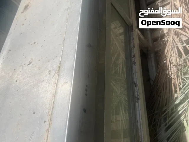 عارضات للبيع عدد 3