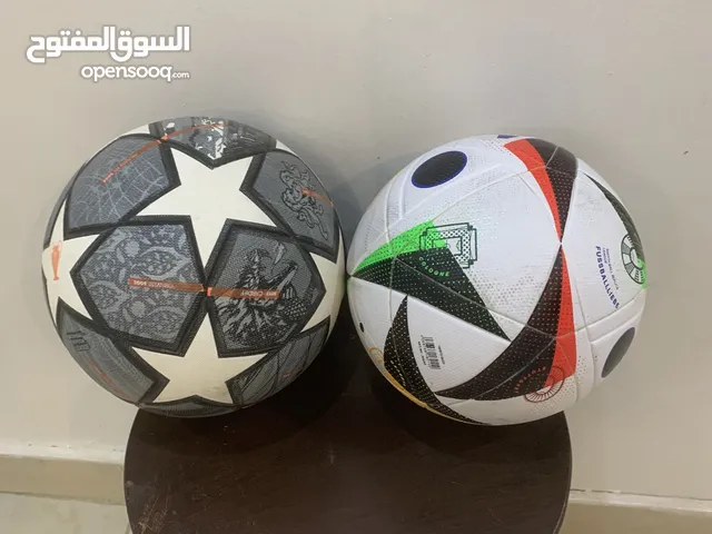 للبيع كور اديداس اصلين سعرهم 6 الكورتين