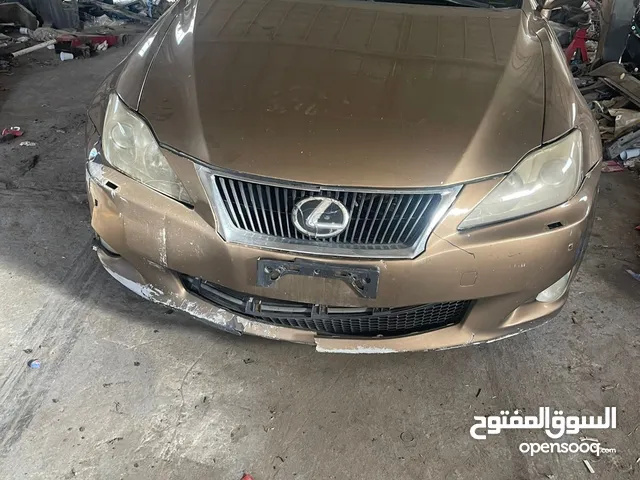 بيع قطع غيار لكزس is300 2010