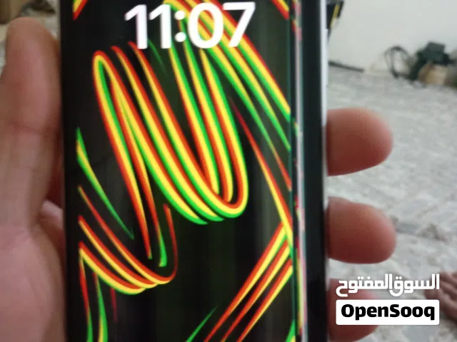ايفون xr عايز؛ شاشه بس والضهريا بس تلفون مش مغير اي حاجه