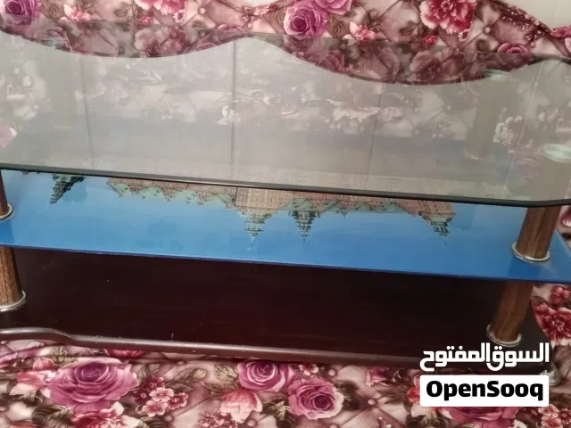 طاولة وسط سكريت