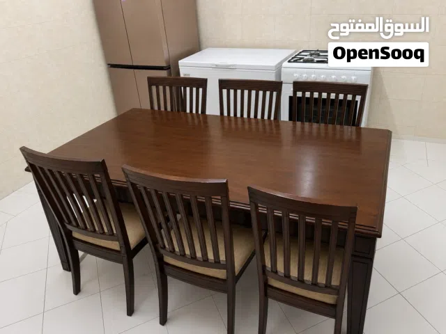 طاولة طعام خشب 6 كراسي بحالة ممتازة
