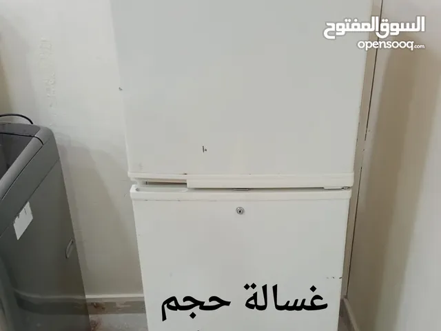 ثلاجة متوسطة