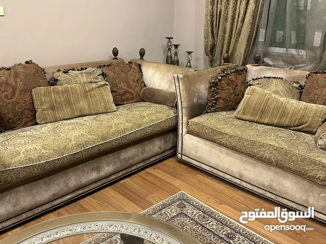 صالون بحالة ممتازة