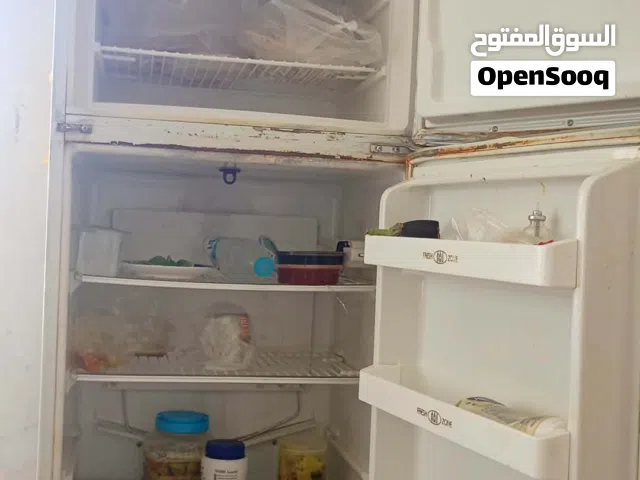 ثلاجه للبيع شغاله 100/100
