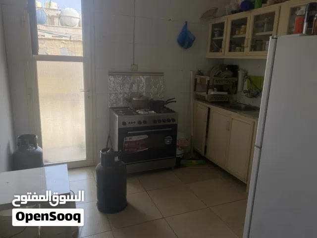 مطلوب مشاركة سكن بحولي