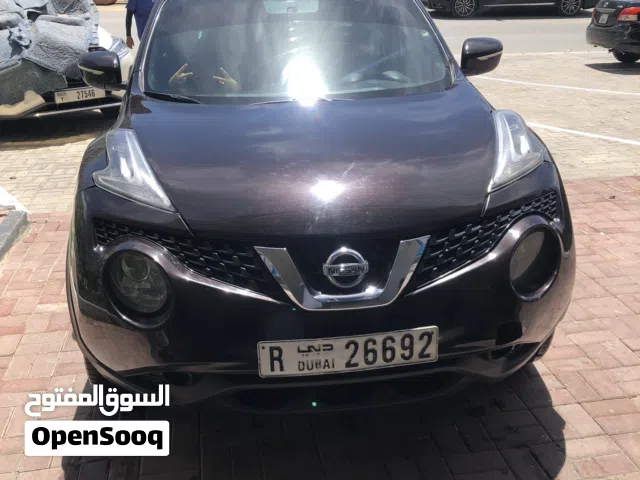 2015 نيسان جوك Standard