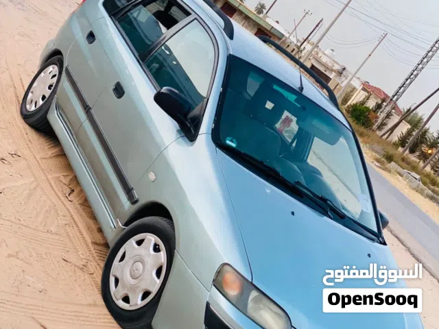 2004 ميتسوبيشي سبيس رنر