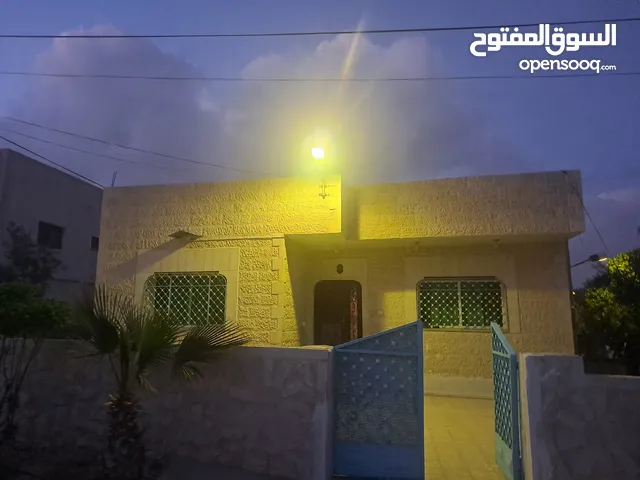 200 m2 More than 6 bedrooms Townhouse for Sale in Al Karak Al-Thaniyyah