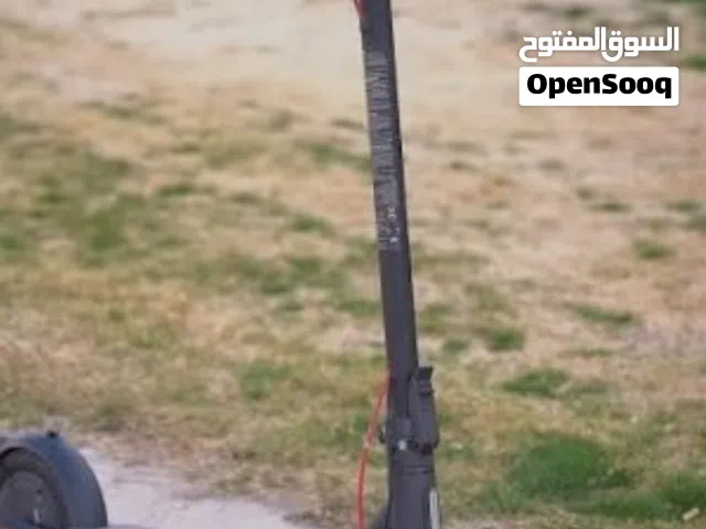 للبيع سكوتر كهربائي شبه جديد