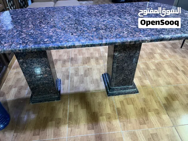 طاوله رخام شبه جديده