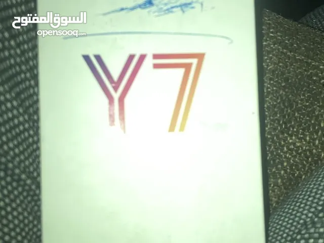 y7  بحالة ممتازة