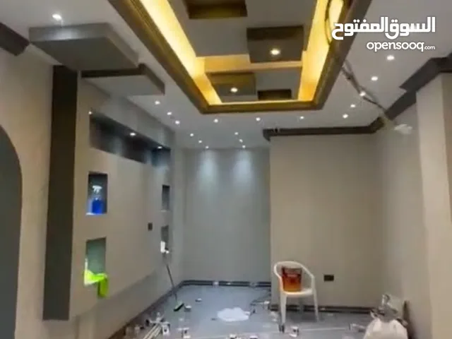 صالون راقي للبيع بالعذيبة