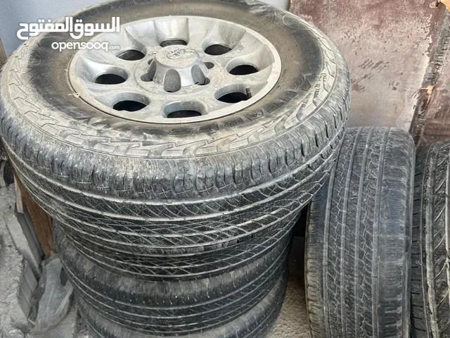 خمس روقات تيوتا اف جي مستعملين في حاله جيده.