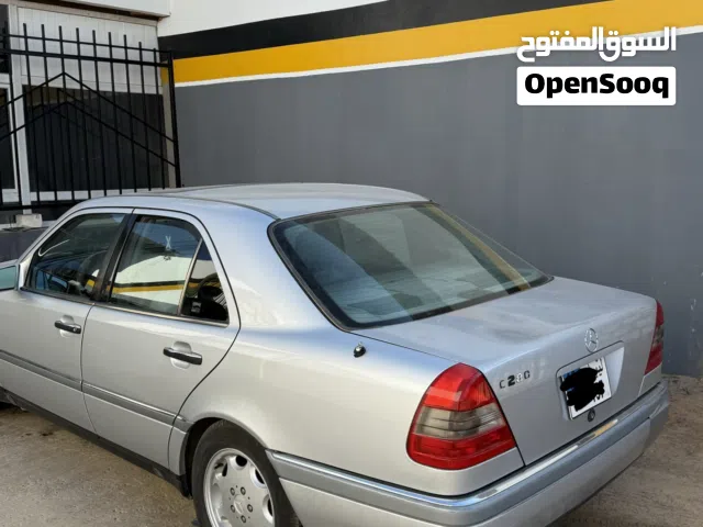 1996 مرسيدس بنز الفئة-E E 280