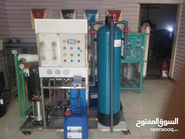 مشروع تحليه ماء متكامل مع المحل وباص التوزيع