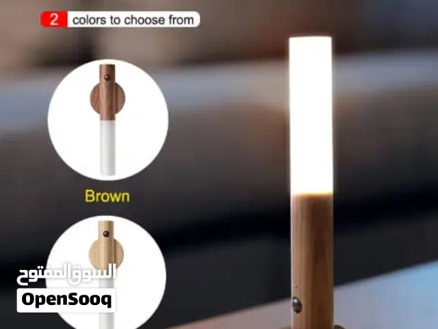 مصباح ليلي ذكي بإحساس راقٍ من الخشب الطبيعي