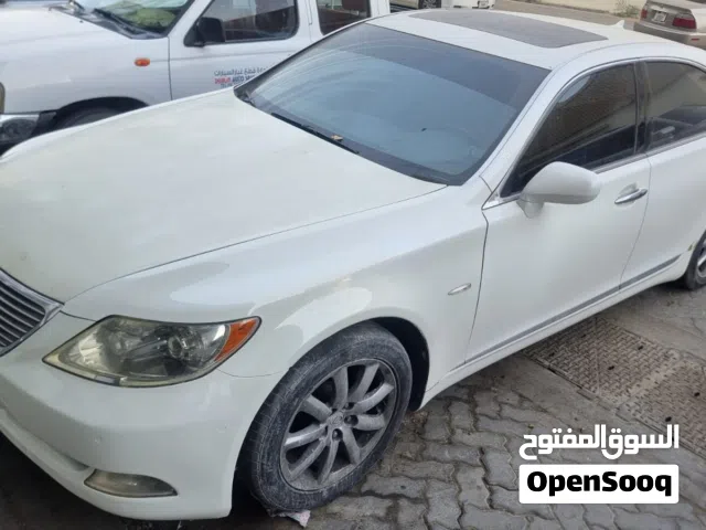 Used Lexus LS in Sharjah