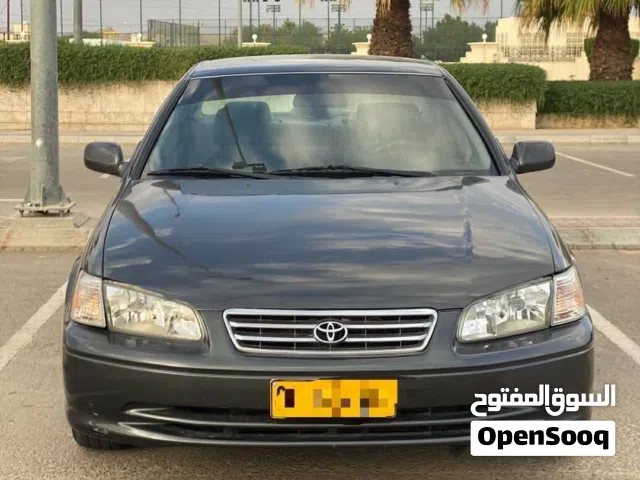 2001 تويوتا كامري LE