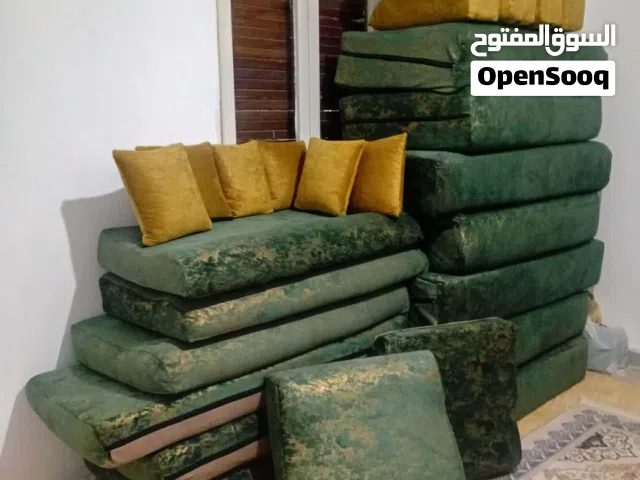 جلسة وطاولة للبيع