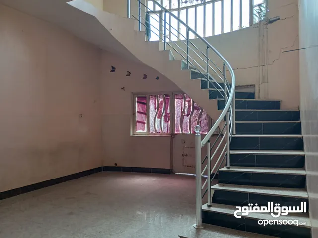 300 m2 2 Bedrooms Townhouse for Rent in Basra Amitahiyah