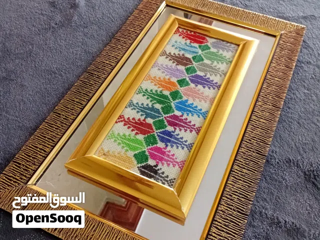 لوحة فنية بتطريز يدوي (الايتامين) بسعر مناسب  ... يوجد تطريز حسب الطلب ... يتوفر خدمة توصيل