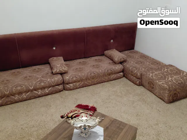 جالس لي البيع