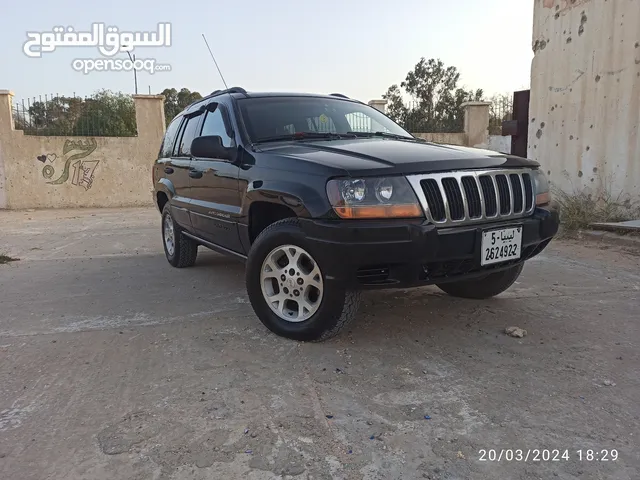 Jeep Grand Cherokee Laredo in Tripoli