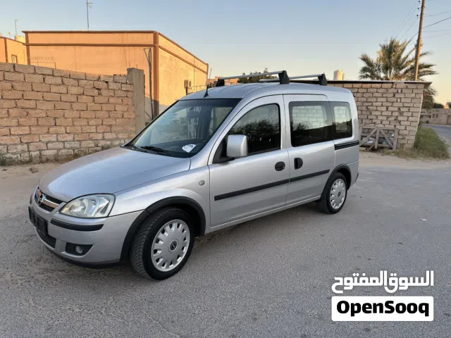 2004 Opel Campo