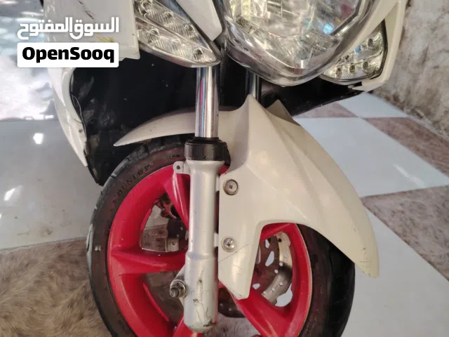 ياماها ماجسته s للبيع كلها بلاد مختمه من طول للطول مبدل فقط فيت بم وبلك وتواير دراجة تمشي 160 دراجه