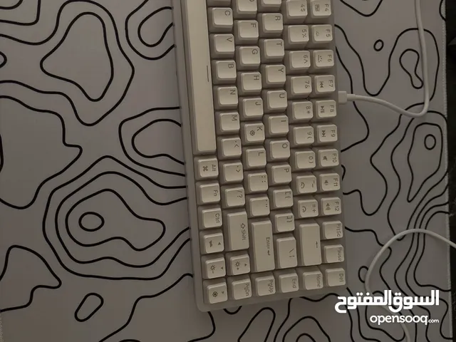 ماوس و كيبورد سويتش احمر ماركة ONIKUMA و ماوس باد ابيض