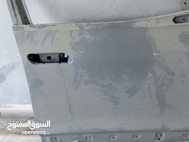 باب id6 امامي يمين فاضي