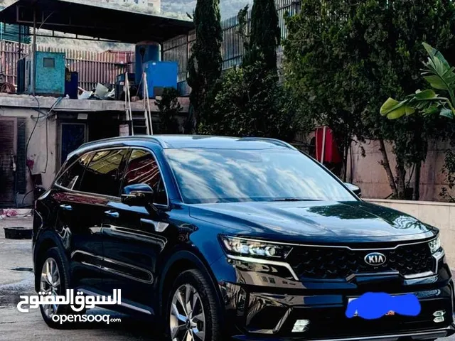 للبيع جيب كيا سورينتو مميز ترخيص 2020 كامل الاضافات  لون اسود ملوكي