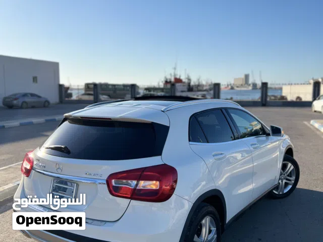 2016 مرسيدس بنز الفئة-GLA GLA 250