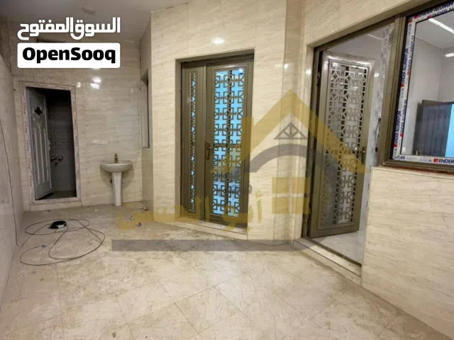 180 m2 3 Bedrooms Townhouse for Rent in Basra Juninah
