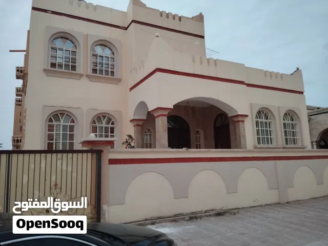 فيلا للبيع شمال عوقد