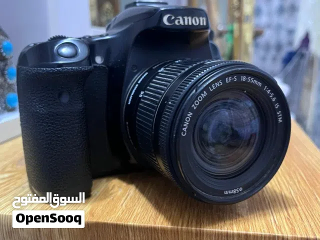 كاميرا كانون 70 d للبيع مع معداتها عدسه و رام 16 كيكا و فلاش