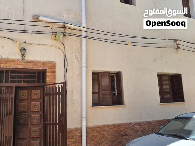 منزل دورين للبيع في منطقة سيدي خليفة بالقرب من جامع القلالي ووسعاية القلالي بالقرب من مستشفي الحروق