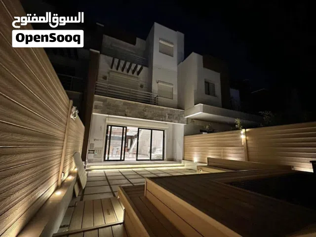 فيلا للبيع متشطبة بالكامل بداخل كمبوند هايد بارك مطلوب 3 مليون كاش
