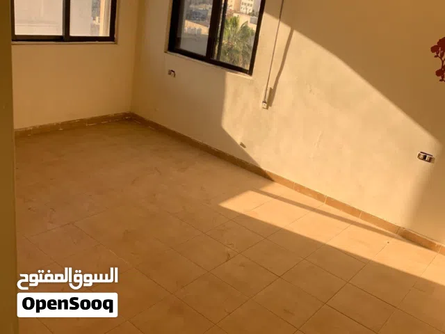 شقه للبيع المستعجل المقابلين مساحتها 150م خلف مستشفى احمد الحمايده منطقه هادئه وقريبه من الخدمات