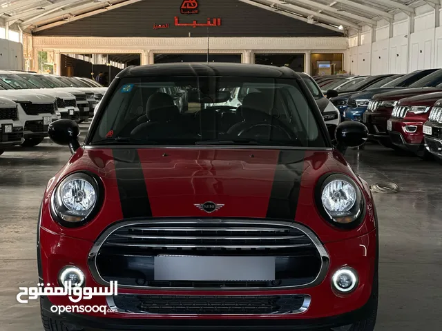 نوع السيارة: Mini Cooper سنة الصنع : 2021 فئة السيارة : 1/1 نوع الاستيراد : خليجي وكالة العروش